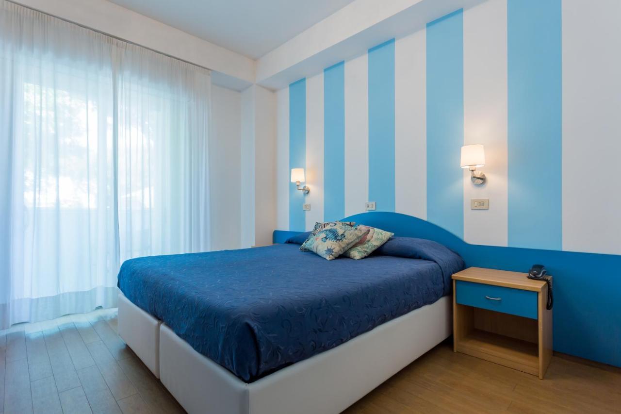 Hotel Mon Pays Riccione Exterior photo
