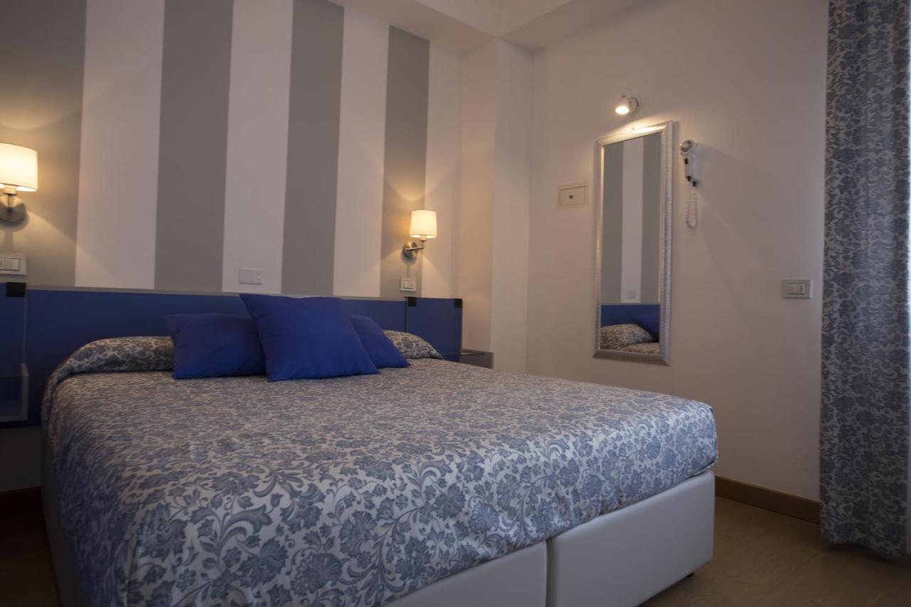 Hotel Mon Pays Riccione Exterior photo