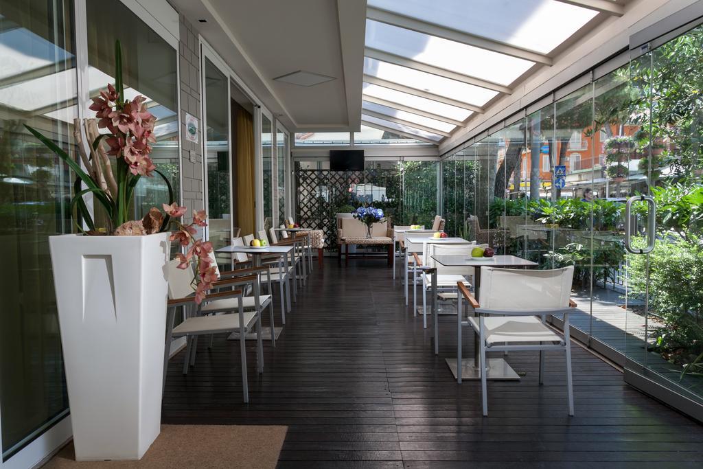 Hotel Mon Pays Riccione Exterior photo