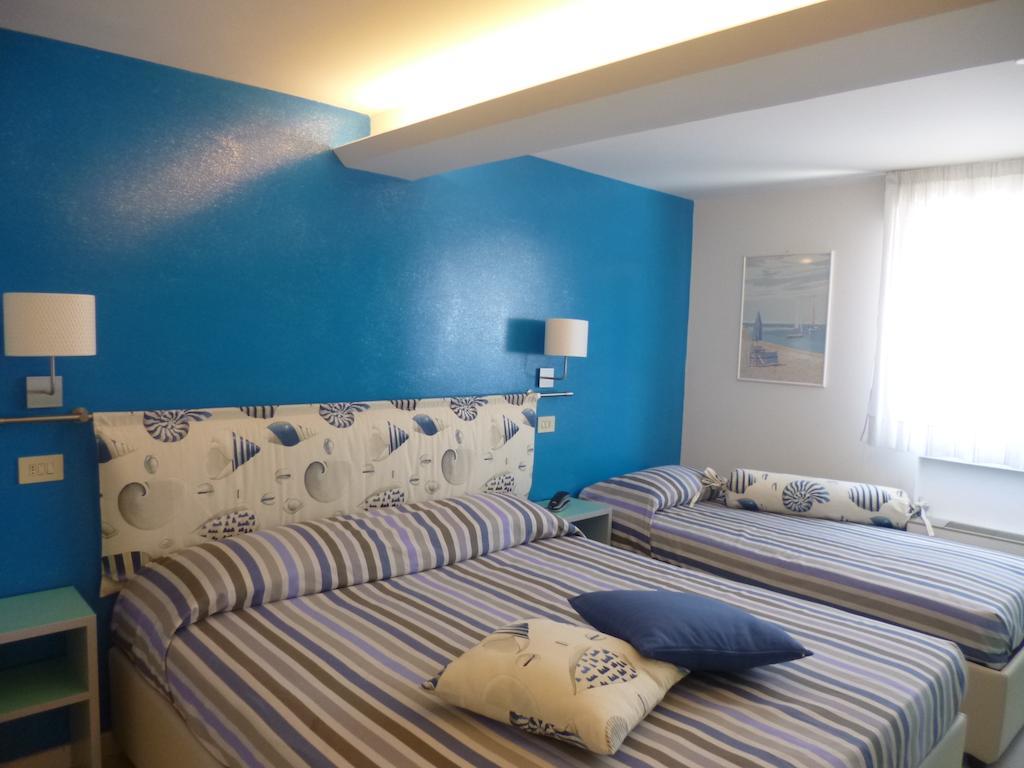 Hotel Mon Pays Riccione Room photo